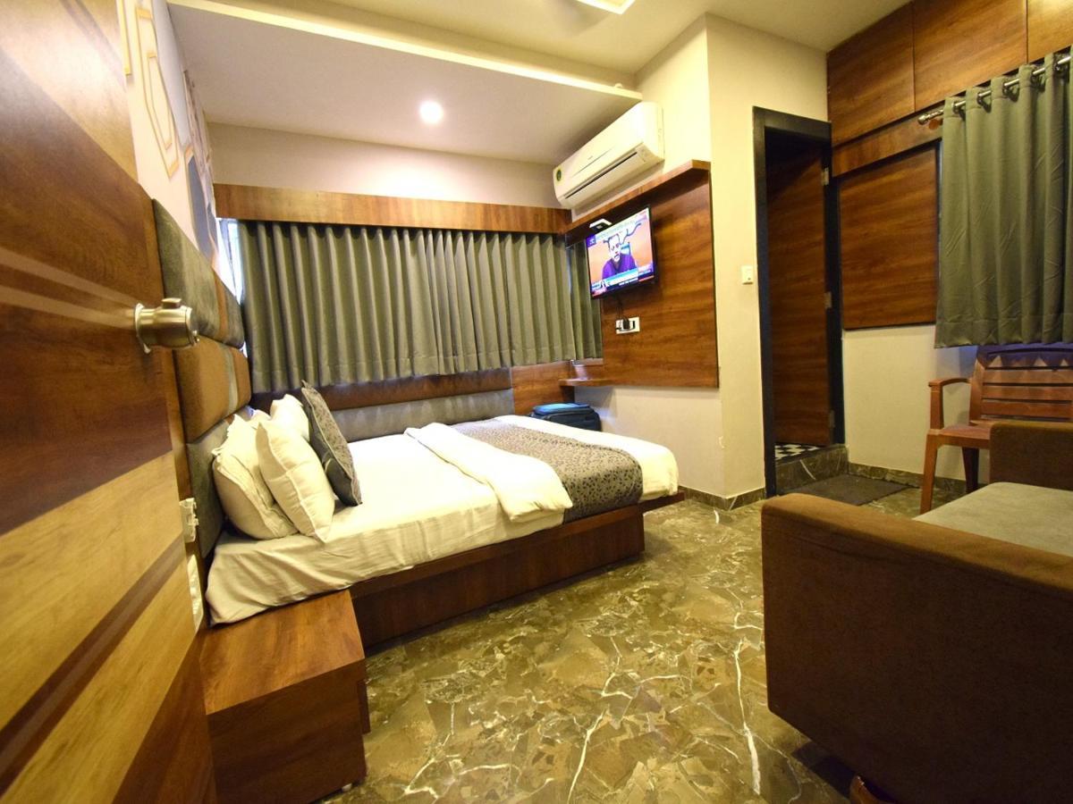 Hotel Lake Palace Ahmadabad Zewnętrze zdjęcie