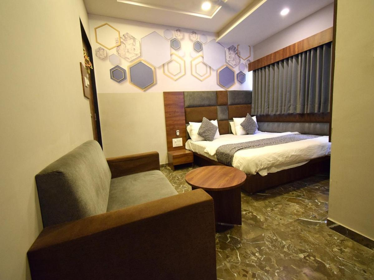 Hotel Lake Palace Ahmadabad Zewnętrze zdjęcie