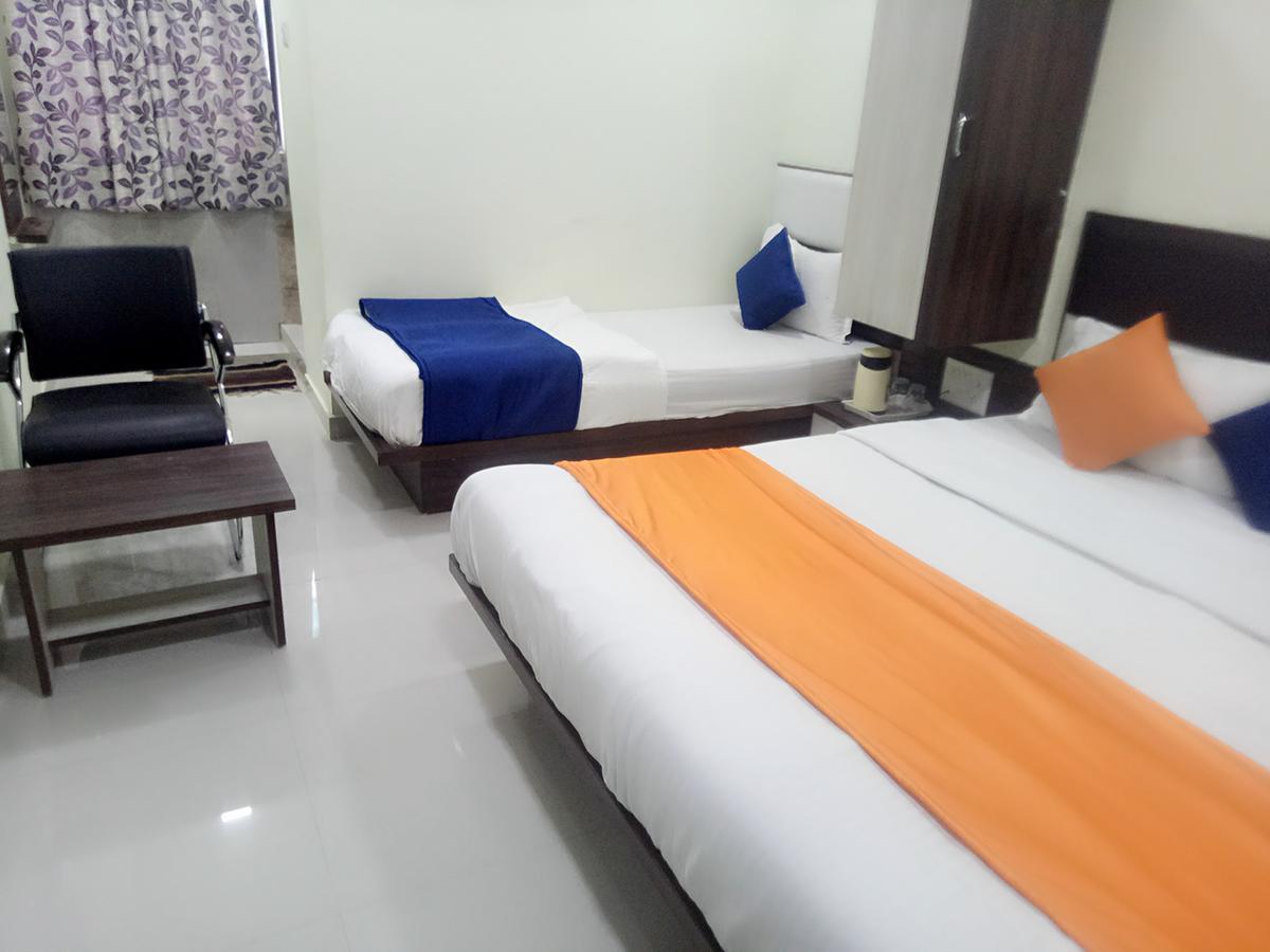 Hotel Lake Palace Ahmadabad Zewnętrze zdjęcie