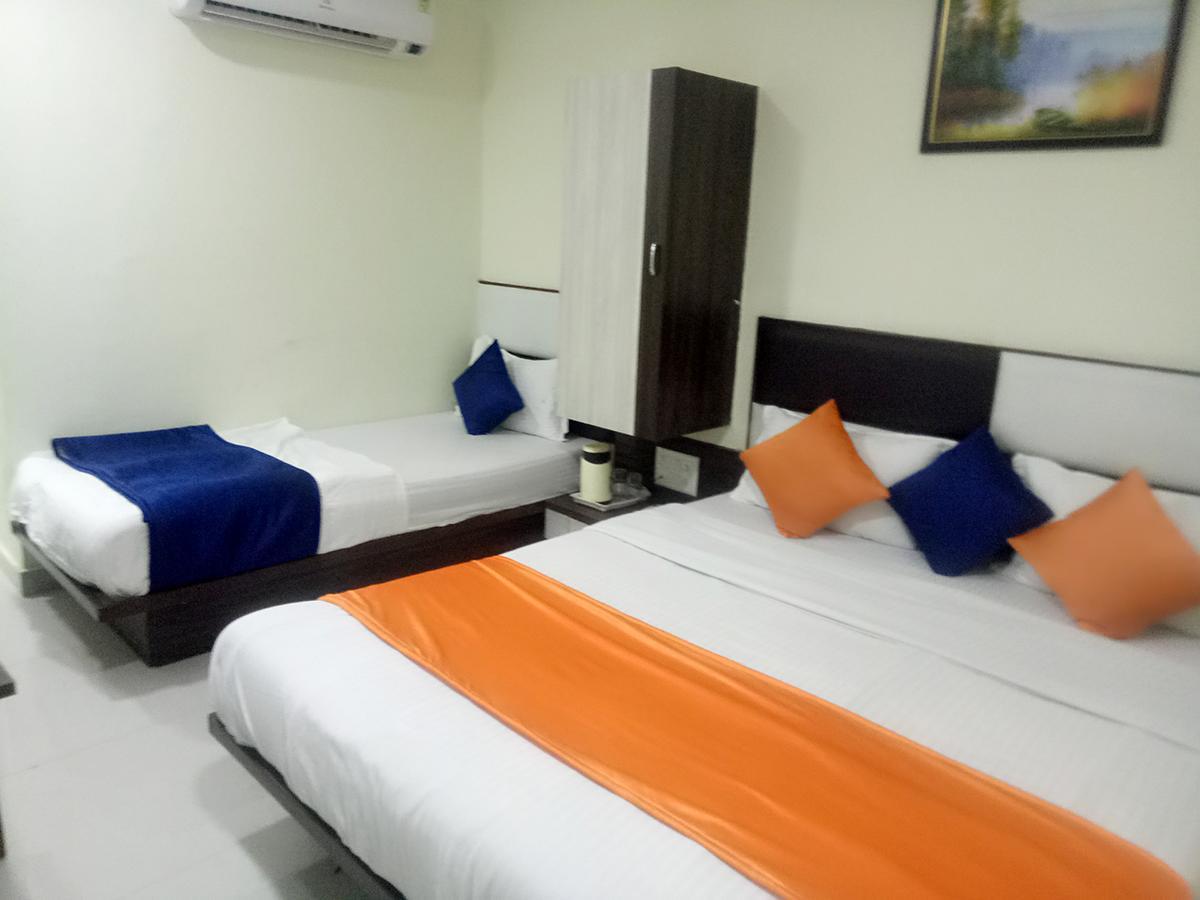 Hotel Lake Palace Ahmadabad Zewnętrze zdjęcie
